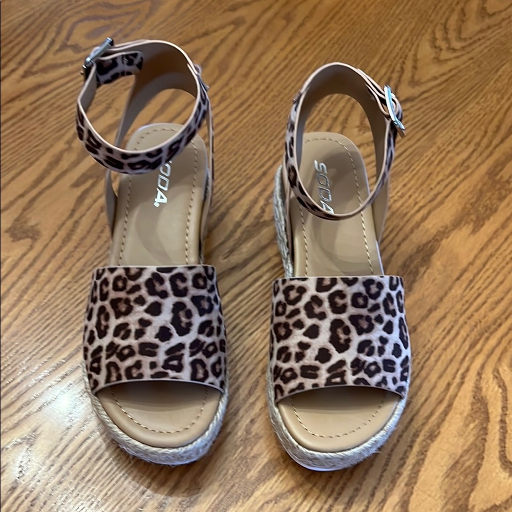 NWT Soda Leopard Print Women's Sandals